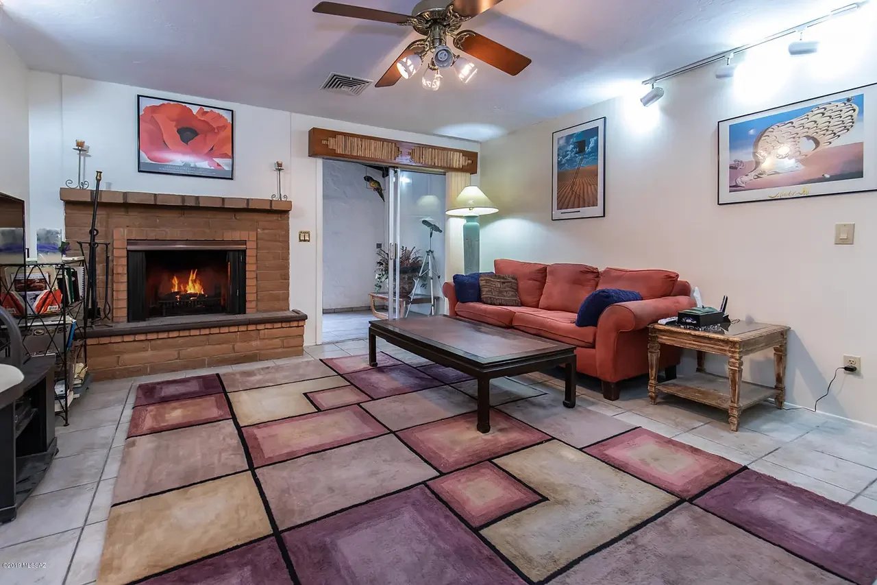 7132 E Sabino Vista Cir