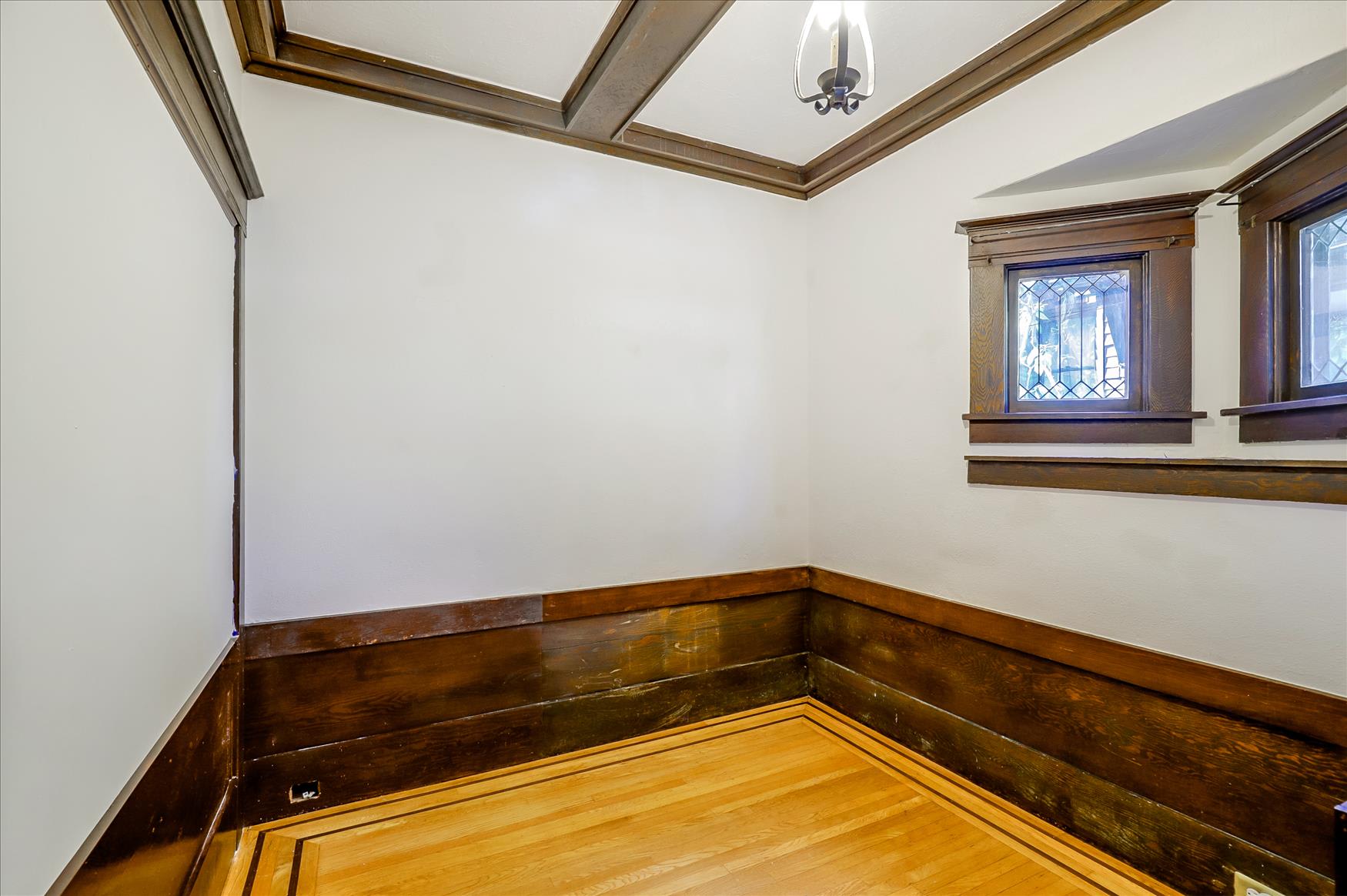 27 Westall Ave