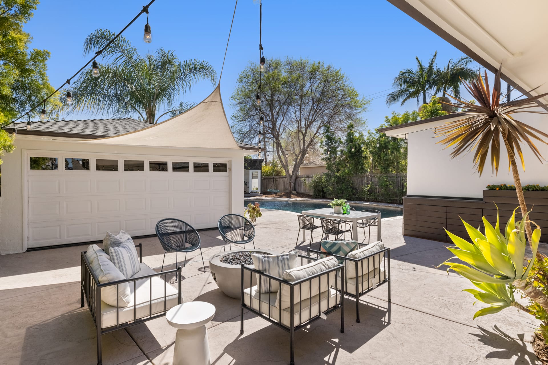 2506 Westminster