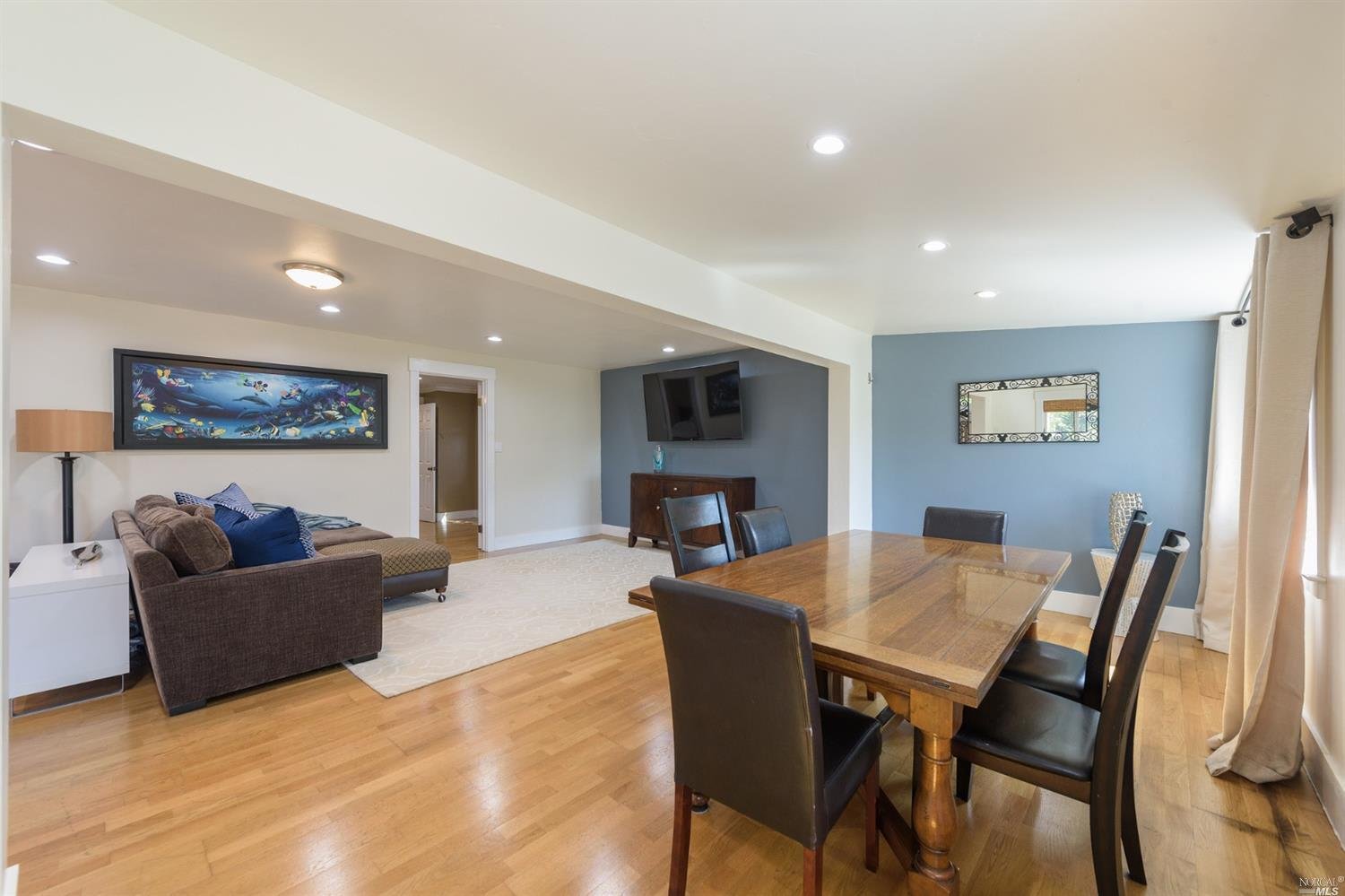 236 Cleveland Ln