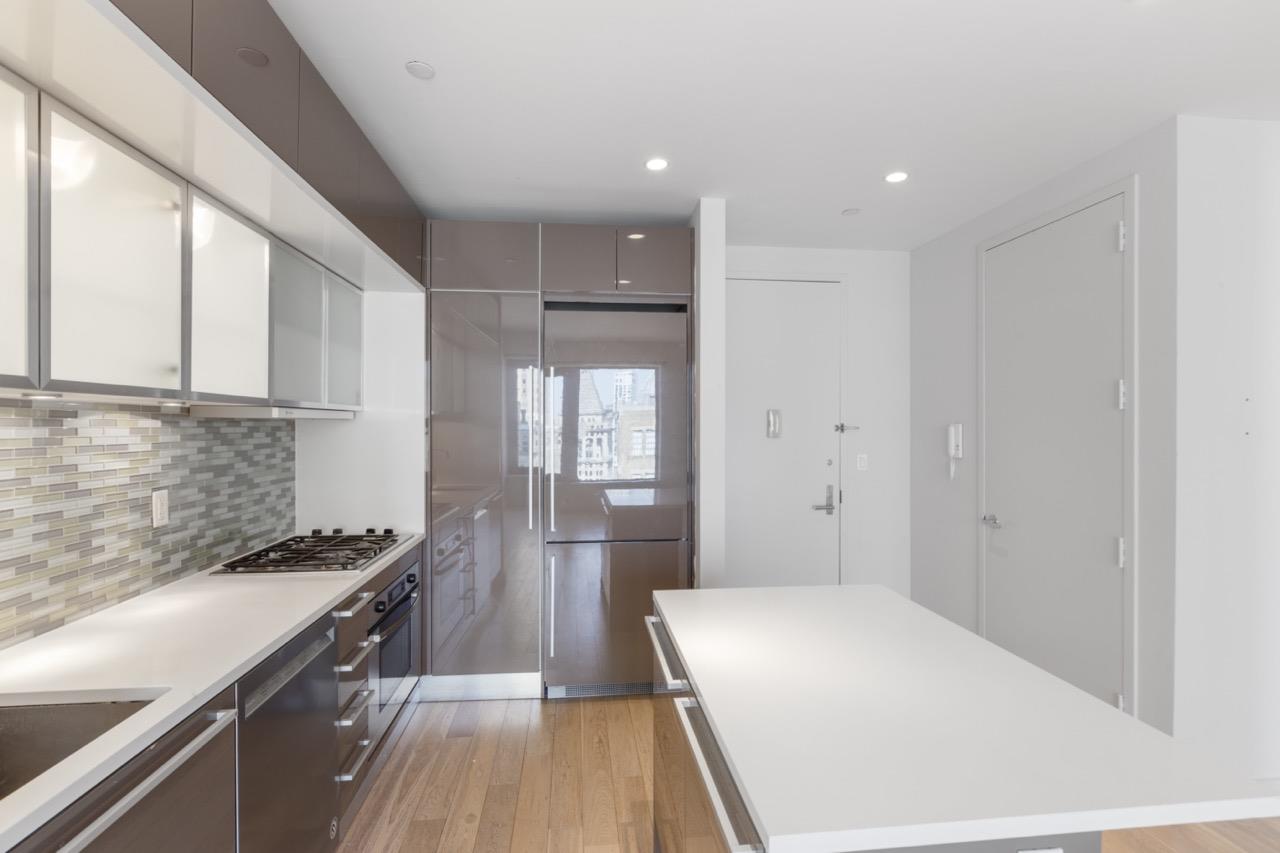 75 Wall Street, Apt 32-B