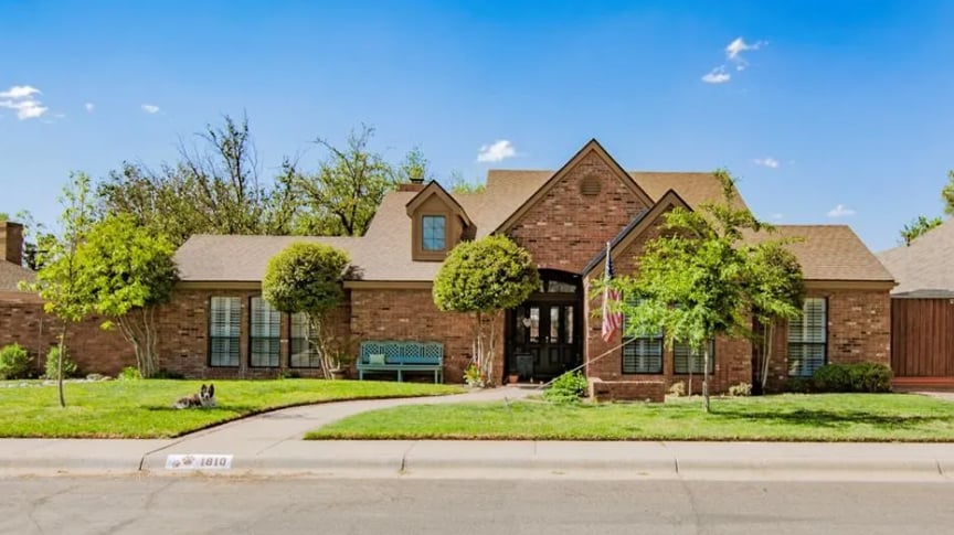 1810 Devonshire Court
