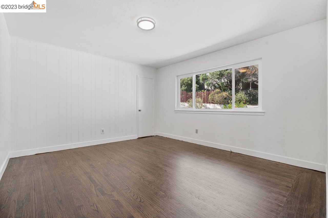 2454 San Carlos Ave