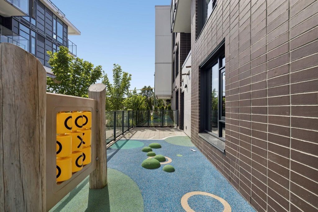 8398 Oak Street 202, Vancouver