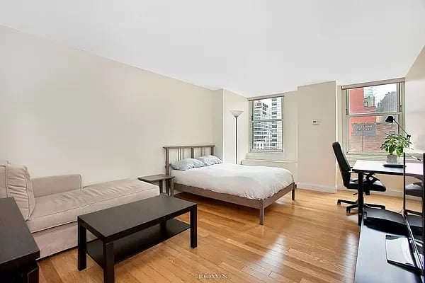 88 Greenwich Street Unit: 1012