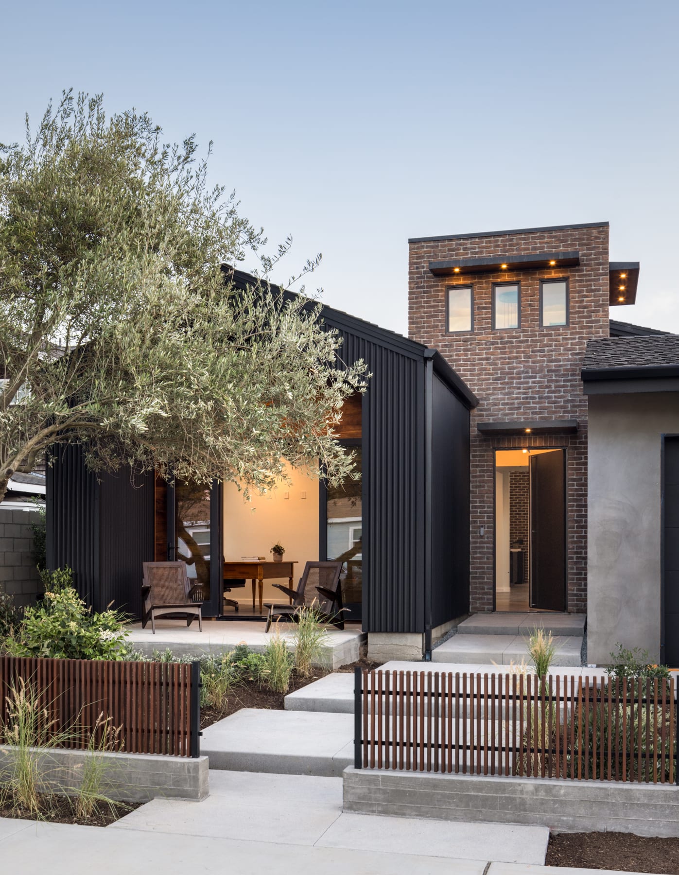 369 Costa Mesa St