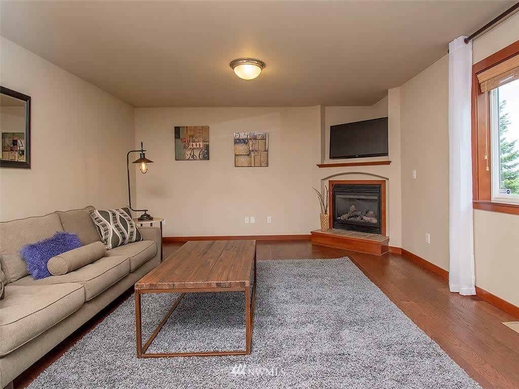7227 14th Pl SE
