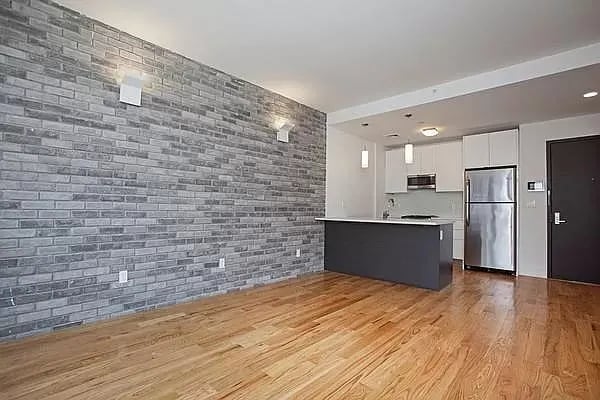 376 Franklin Unit: 2D