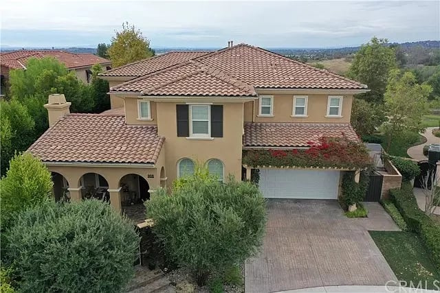 908 Newhall Ter