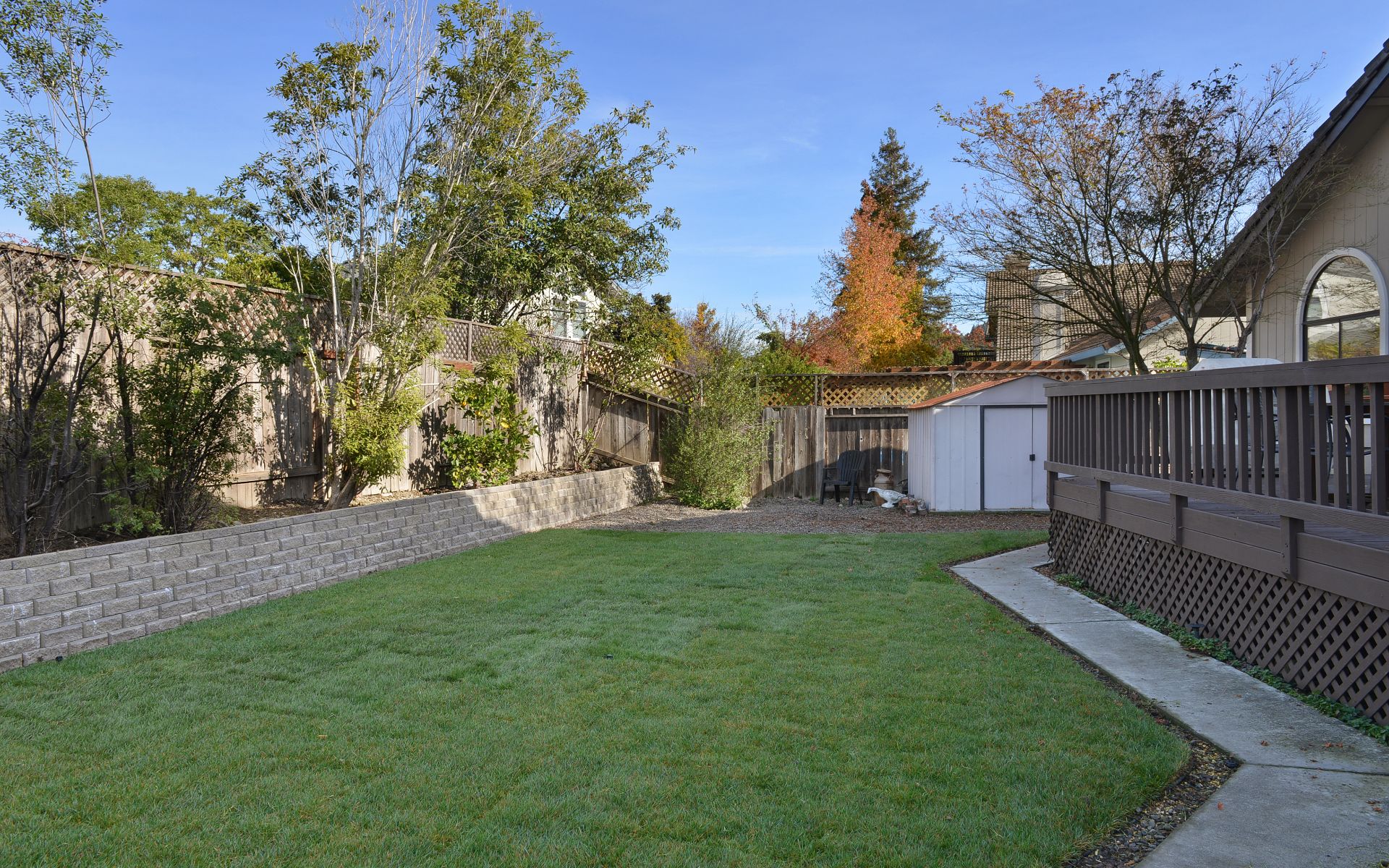 206 Chris St