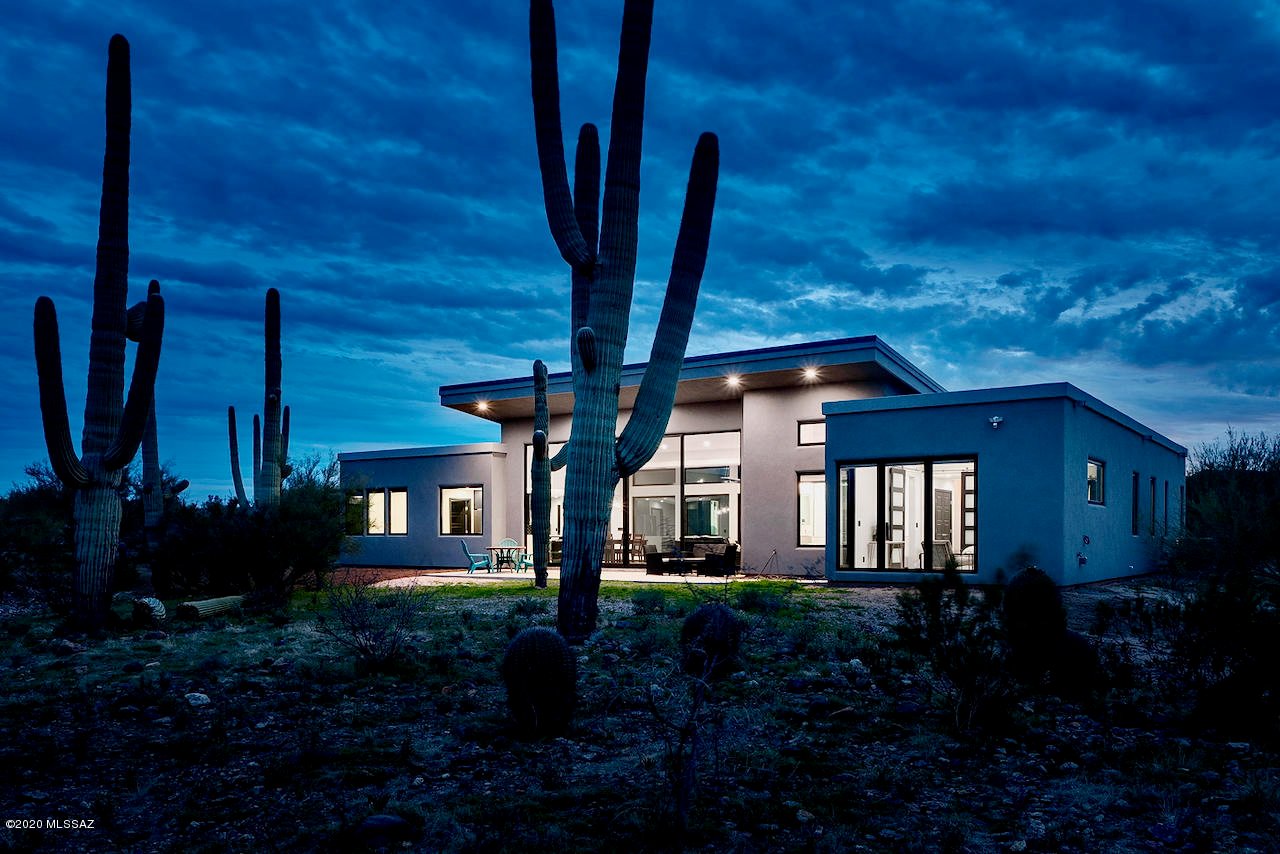 Modern Desert Retreat