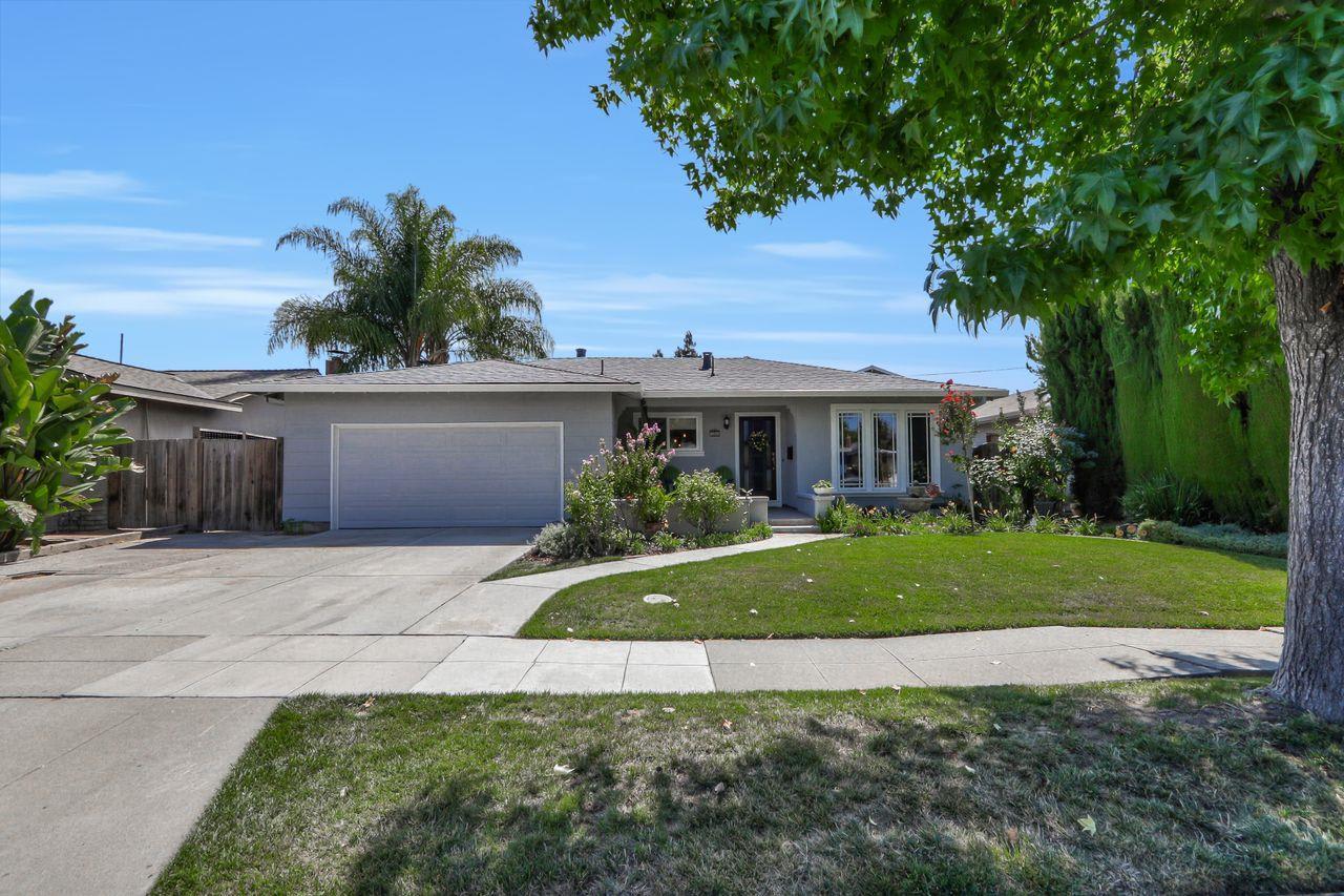 1555 Hervey Ln