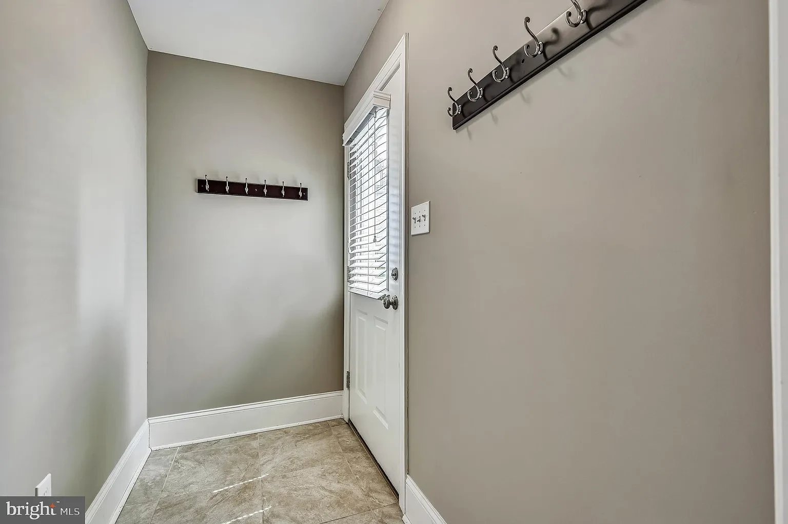 1111 VERNON AVENUE