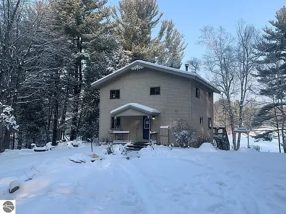 2439 McNab Ct
