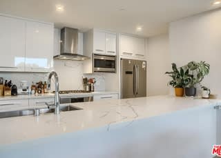 507 Orlando Ave, Unit 301