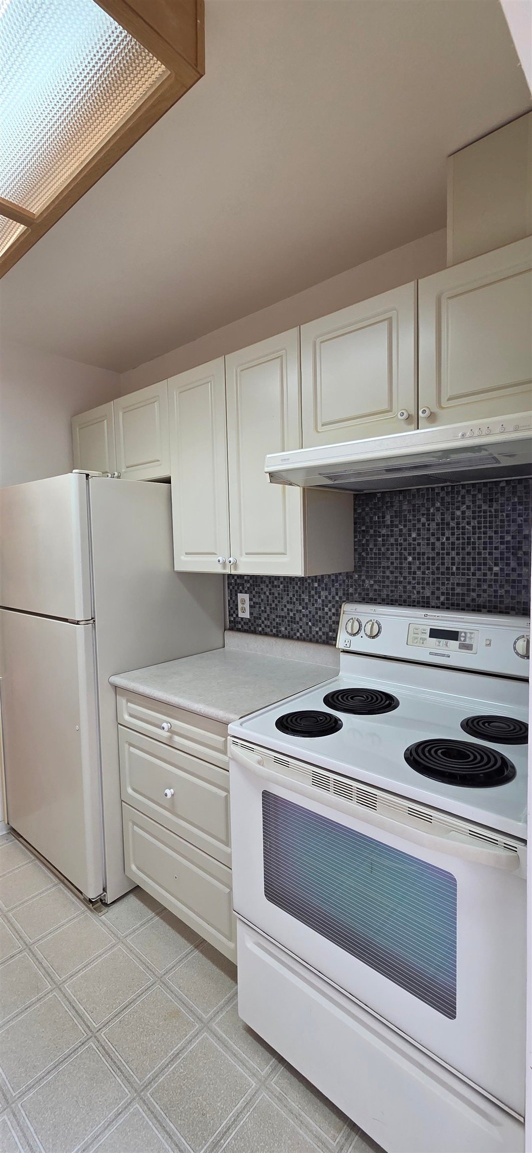 1103-710 Seventh Ave