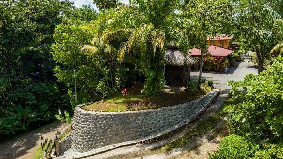 Home with White Water Views and Easy Access in Ojochal