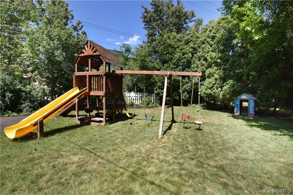 1313 LAKESIDE Drive