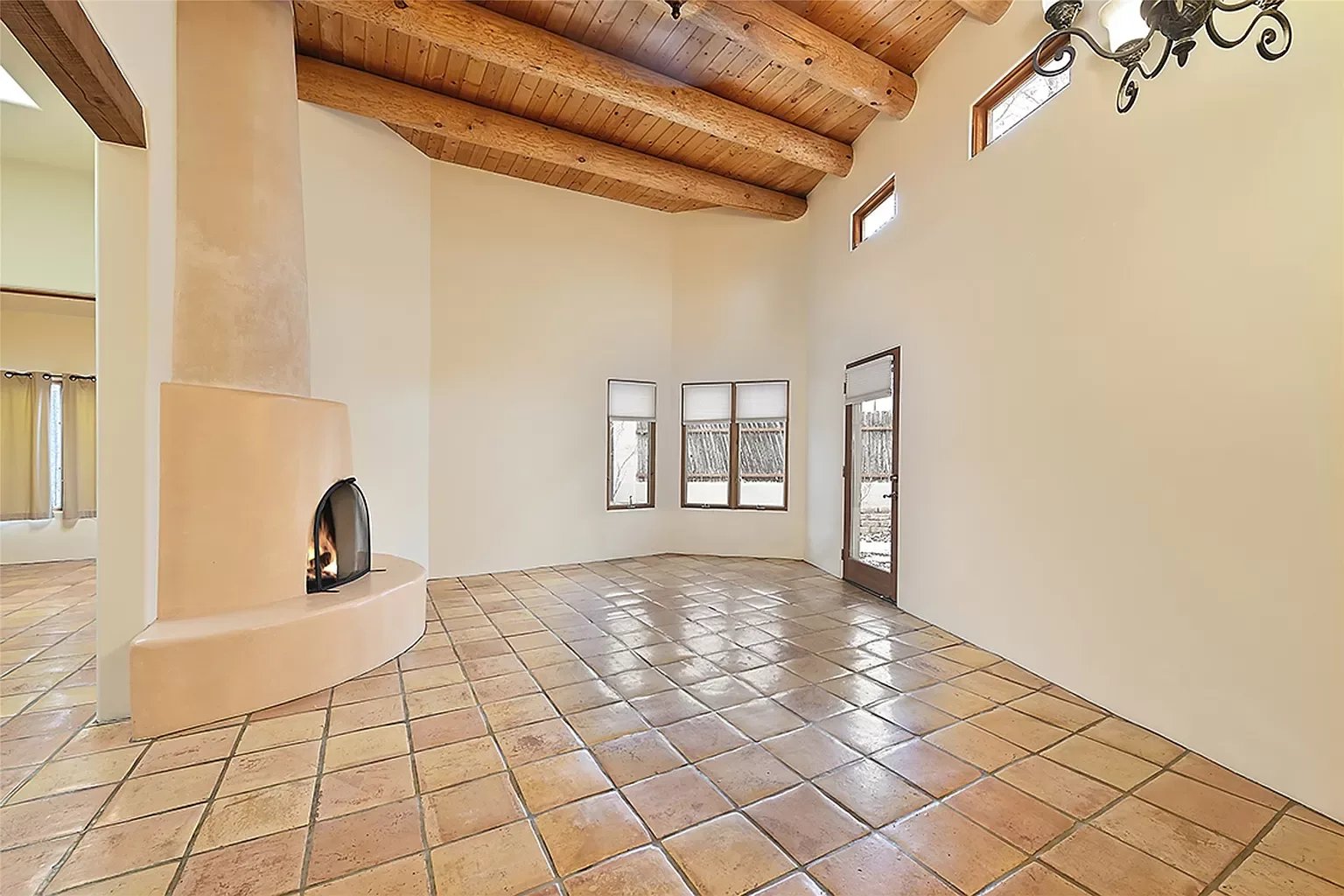 3246 La Paz Ln