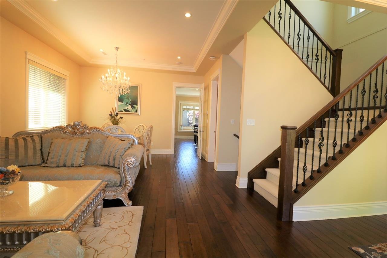 818 W 24th Ave