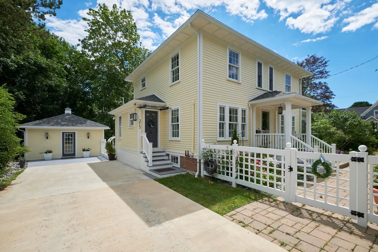 New Listing! 215 Broadway Place, Rockland, Maine – $595,000
