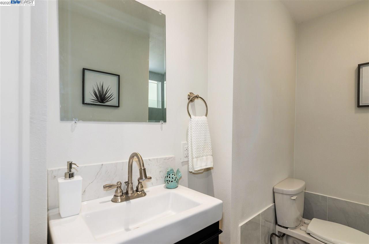 6 Saint James Ct, Orinda 