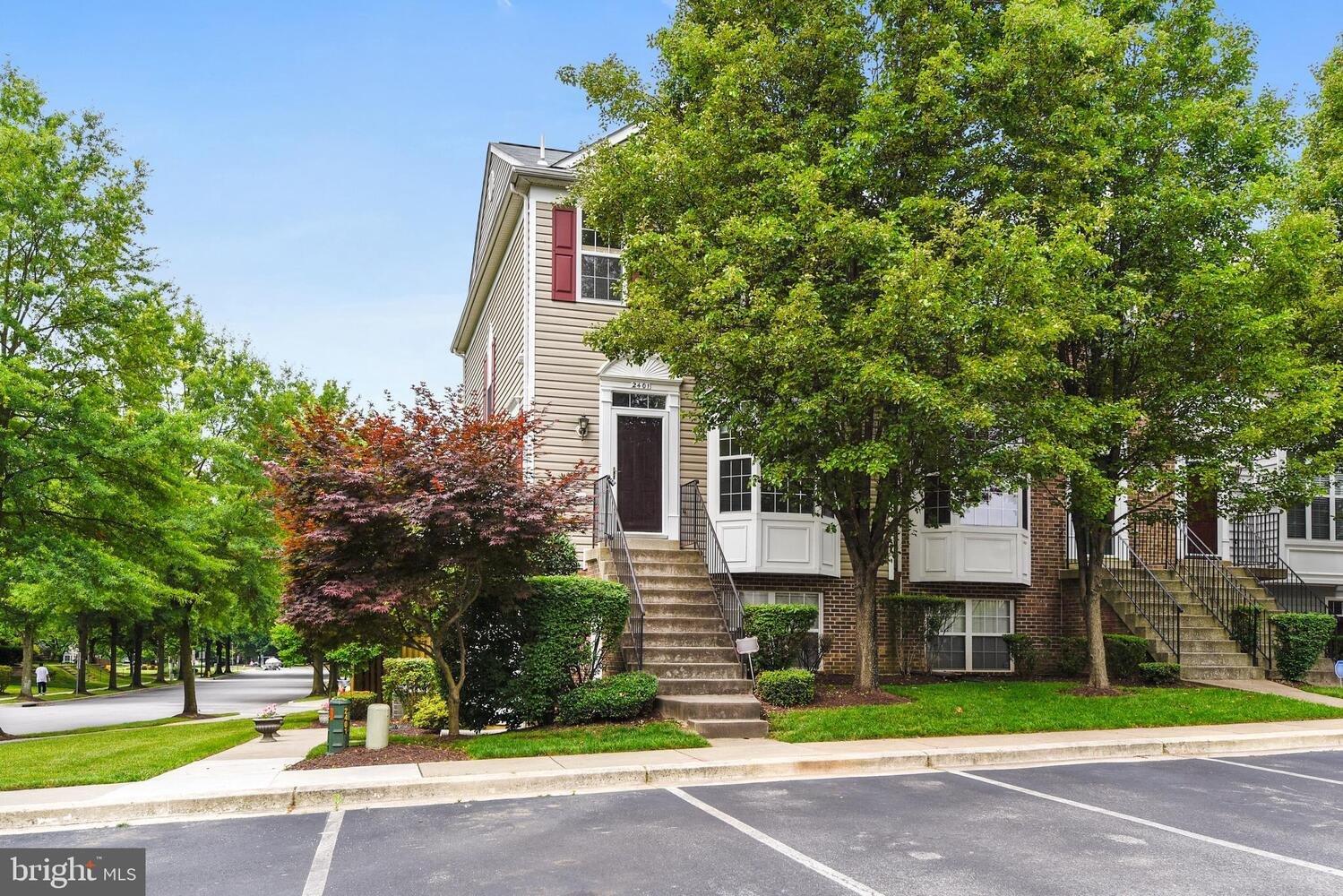 2401 Lizbec Ct