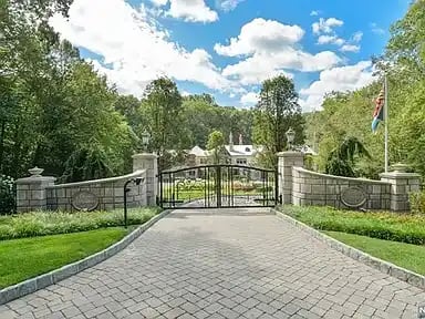 14 Denison Dr, Saddle River, NJ