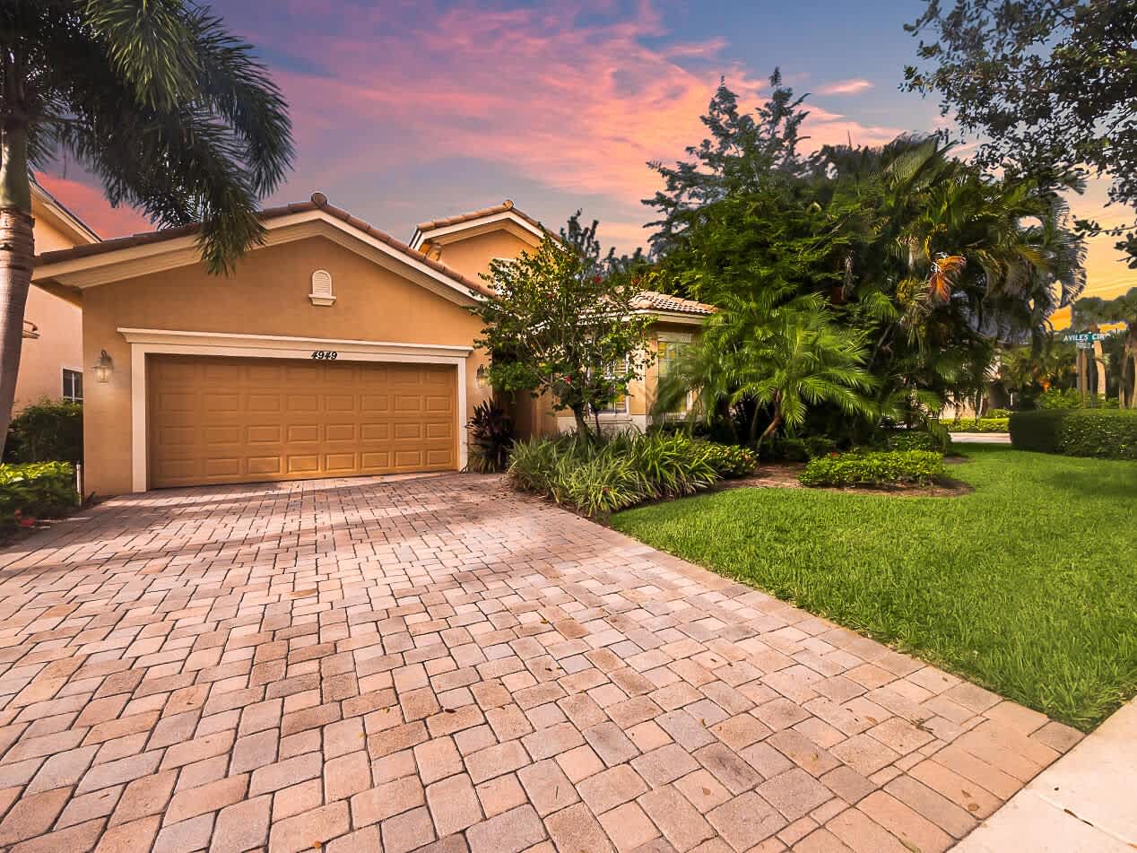4949 Pacifico Ct