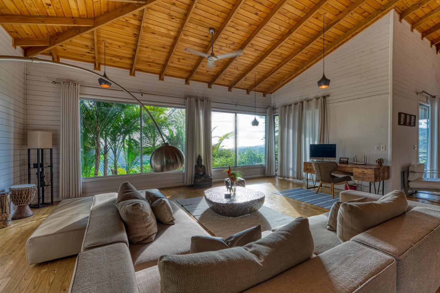 Exceptional Retreat Center on 62 Acre in Tinamastes