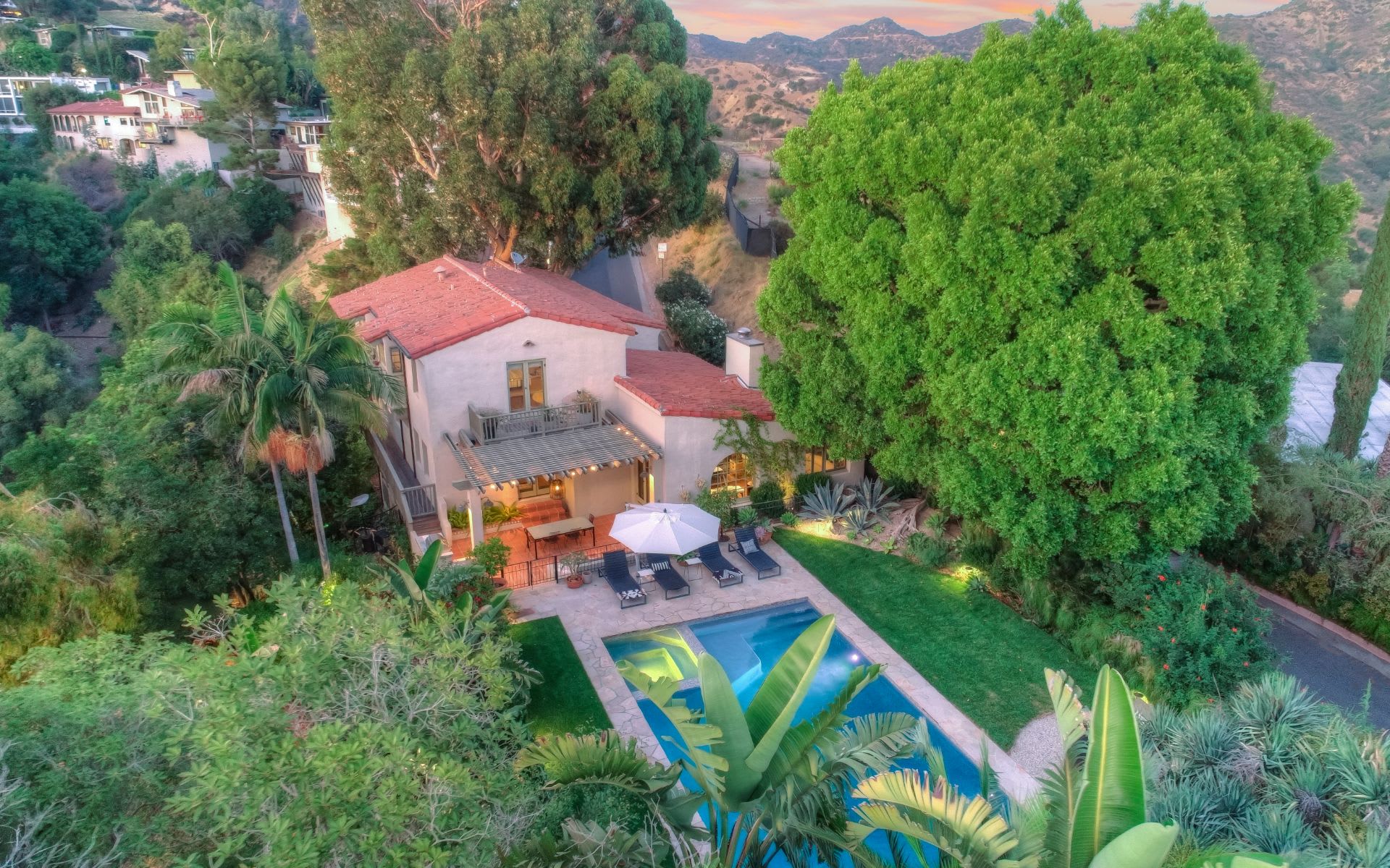  3259 Deronda Dr