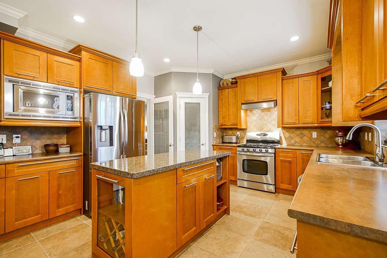 6056 164 St