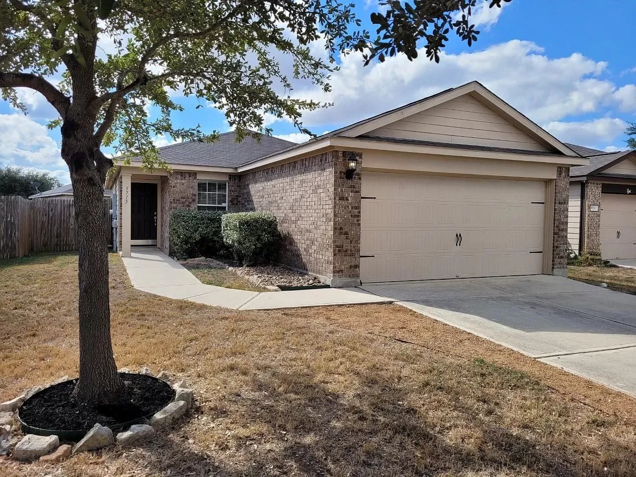 5715 Texas Cyn