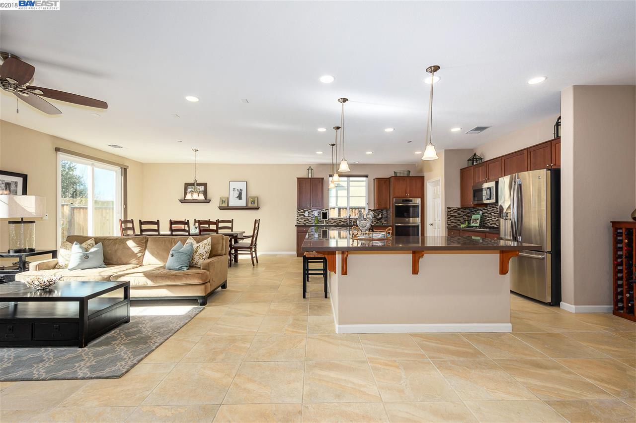 466 West San Juan Court