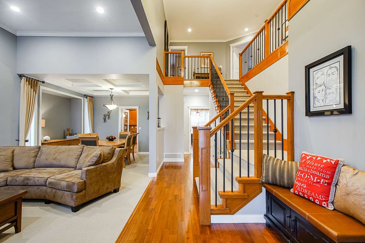 6056 164 St