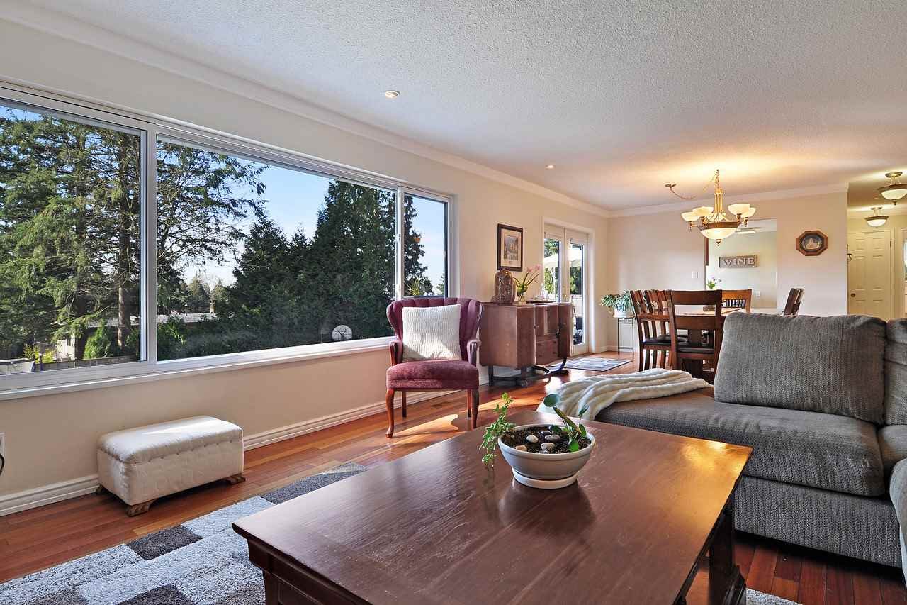 3182 Strathaven Ln
