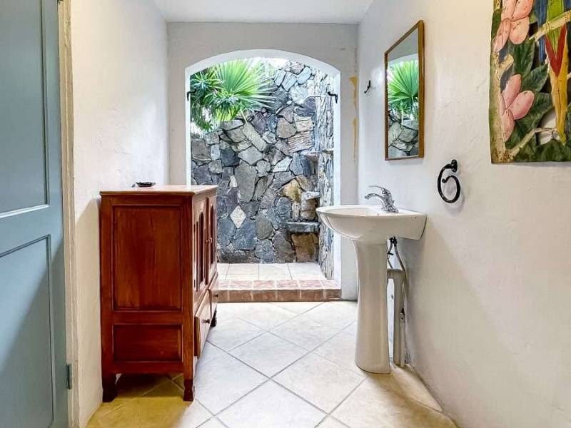 569 Tara Villa