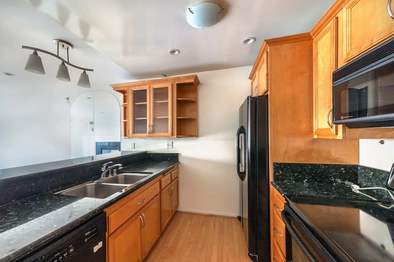1230 Horn Ave #605