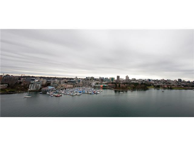 1503-1328 Marinaside Cres