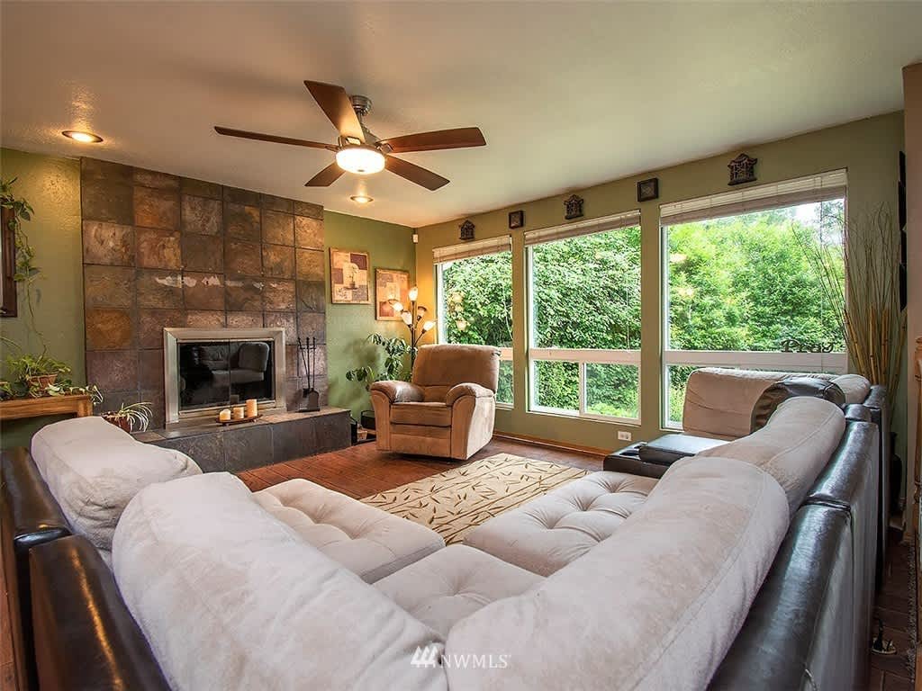 21030 Echo Lake Rd