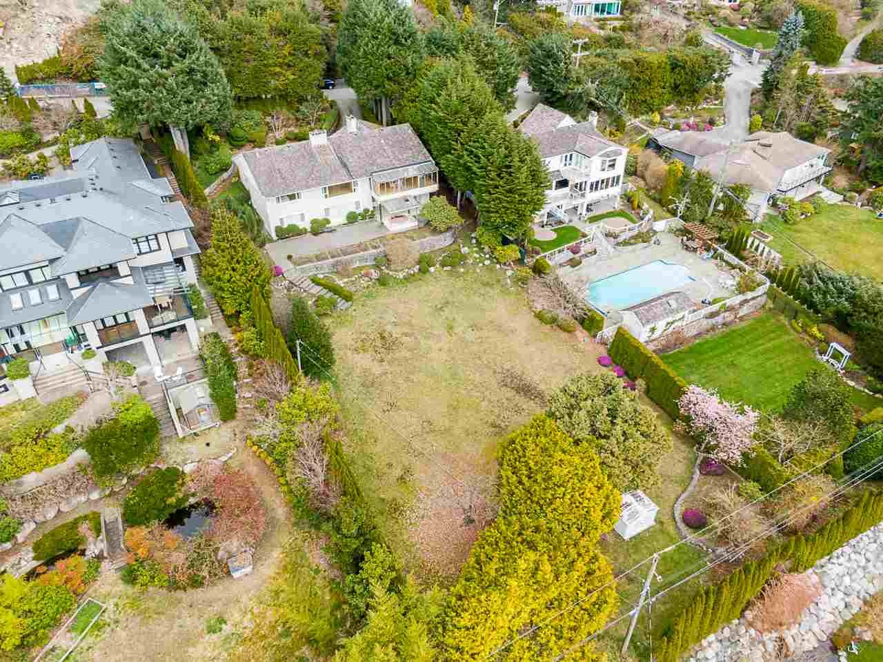950 King Georges Wy