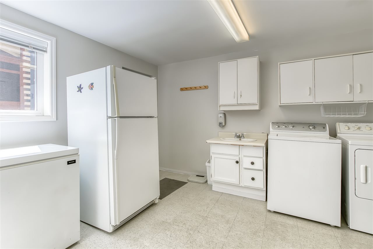 11472 94a Ave