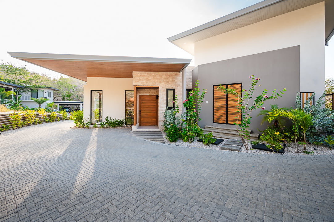 Modern Tropical Infinity Pool Villa, Tamarindo, Guanacaste