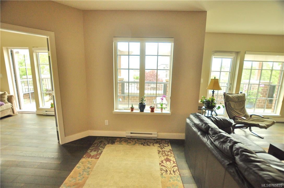 309-1011 Burdett Ave