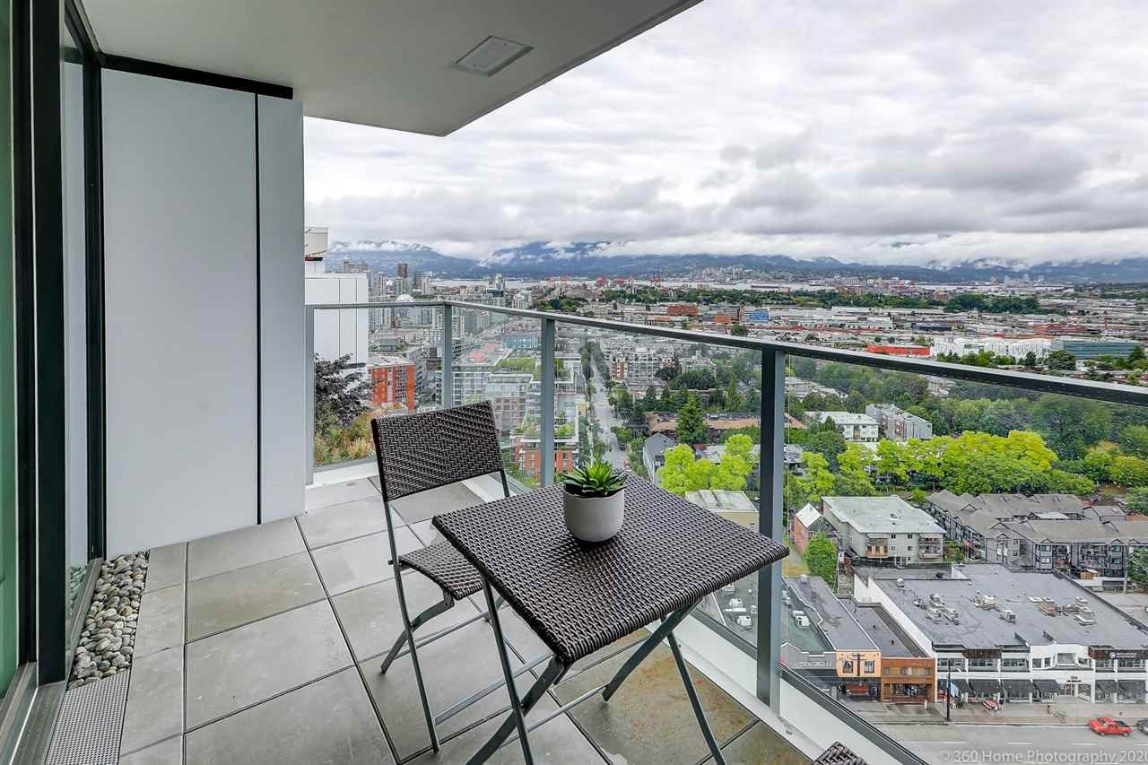 PH2-285 E 10th Ave