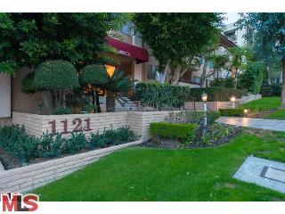 1121 N Olive Drive #302