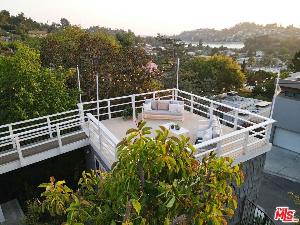 2456 Hidalgo Ave