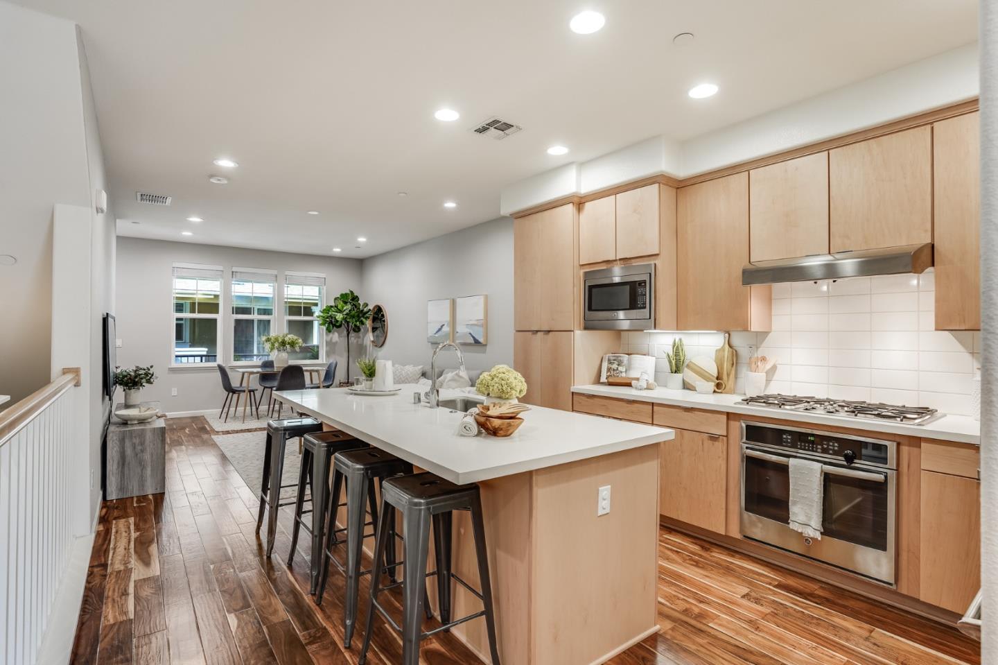 1655 Latitude Dr, #3