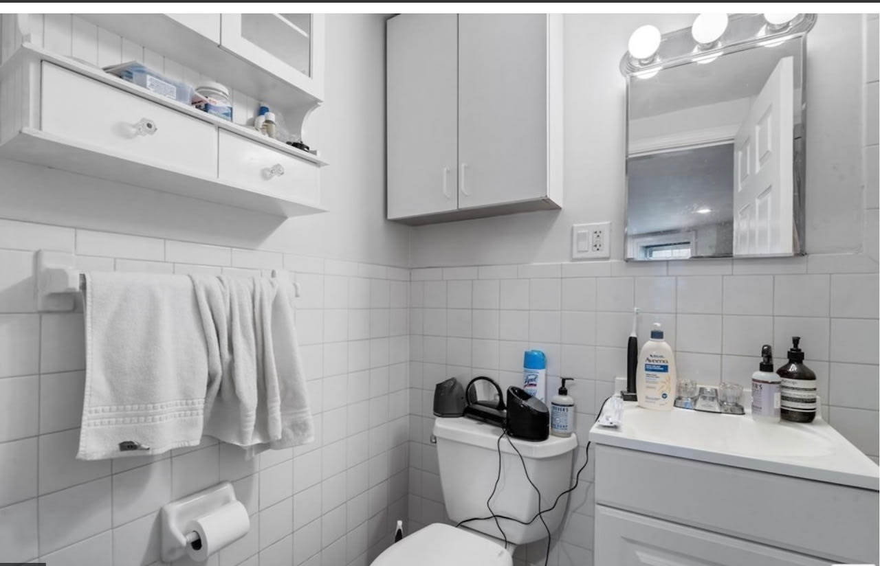 Tremont Street @ West Newton - Street Level Studio w. Laundry Next Door - Available JANUARY!