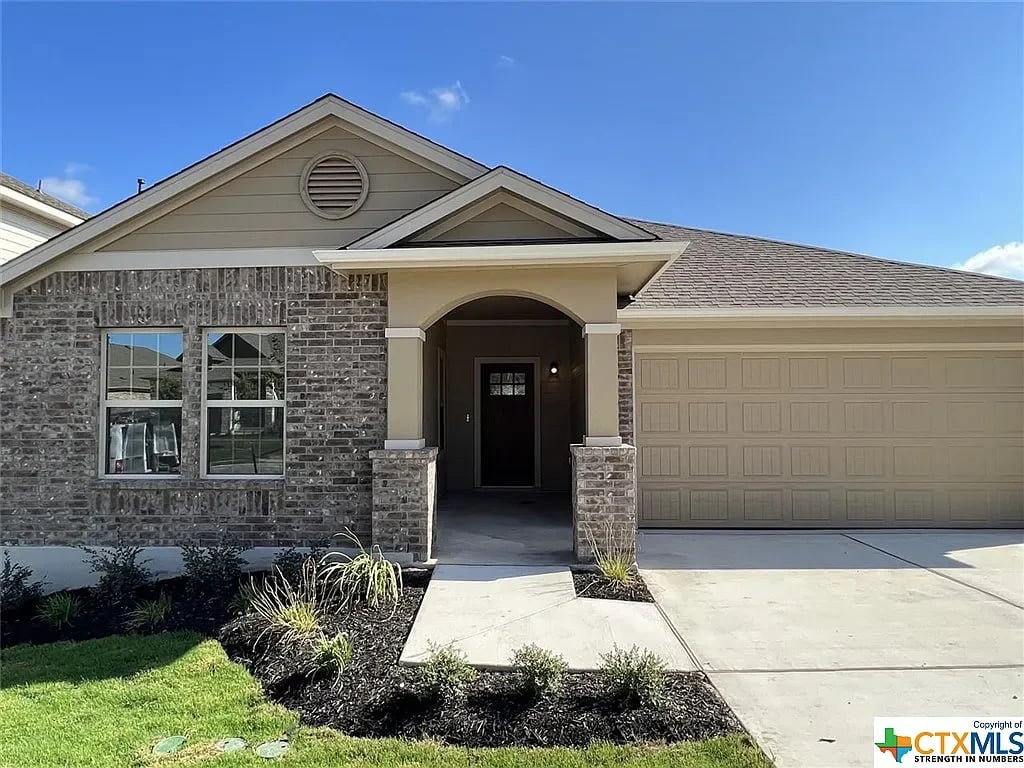 513 Elm Green Cv